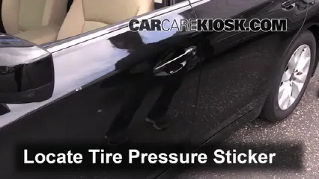 2015 Subaru Legacy 2.5i Premium 2.5L 4 Cyl. Neumáticos y ruedas Controlar presión de neumáticos